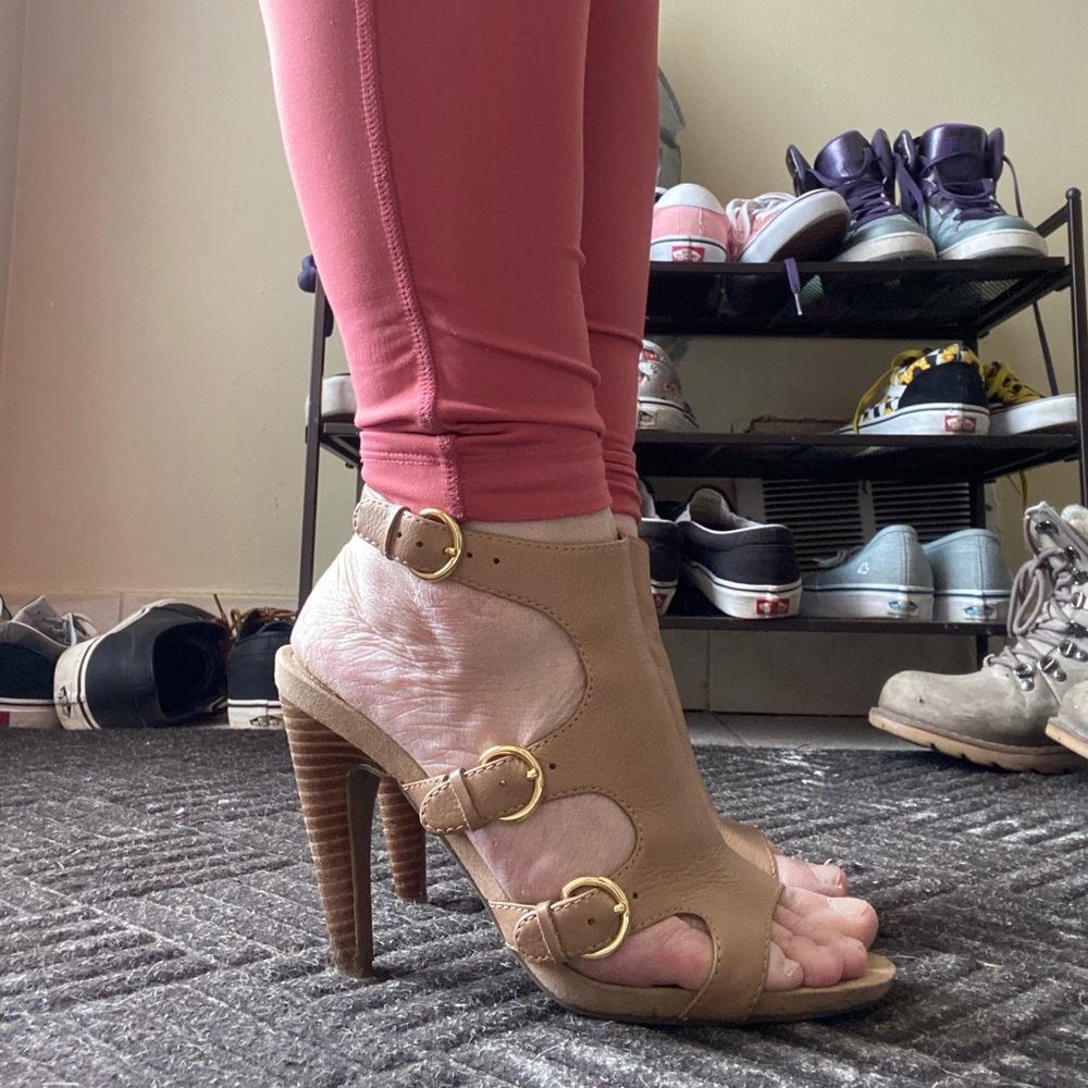 Nine West perfect nude gladiator sandals with wood heel - Picture 1 of 9